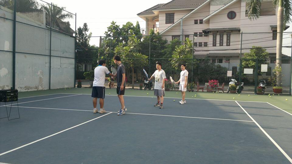 Lớp Học Tennis Miễn Phí