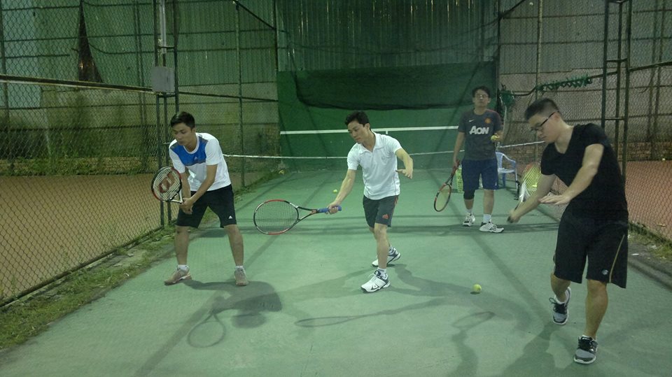 Khai giảng  lớp học Tennis chuồng cu giá rẻ tiết kiểm đến 60-70% chi phí sân tập cho học viên